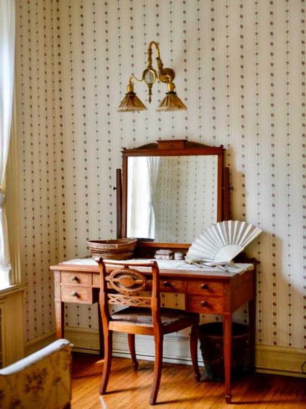 oak-vanity-sunny-room-vintage-with-hand-fan